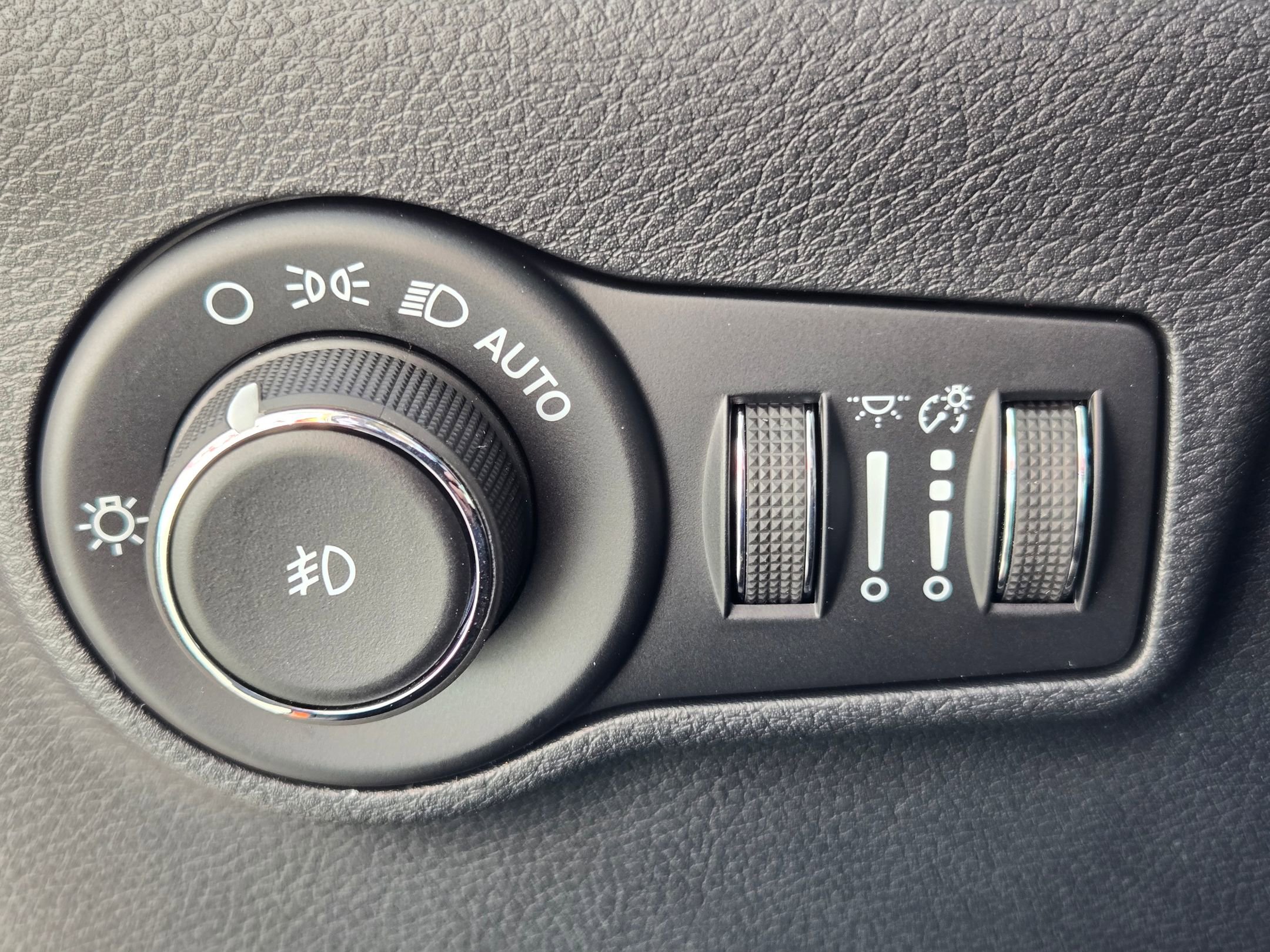 New 2026 Jeep Compass Latitude image 16