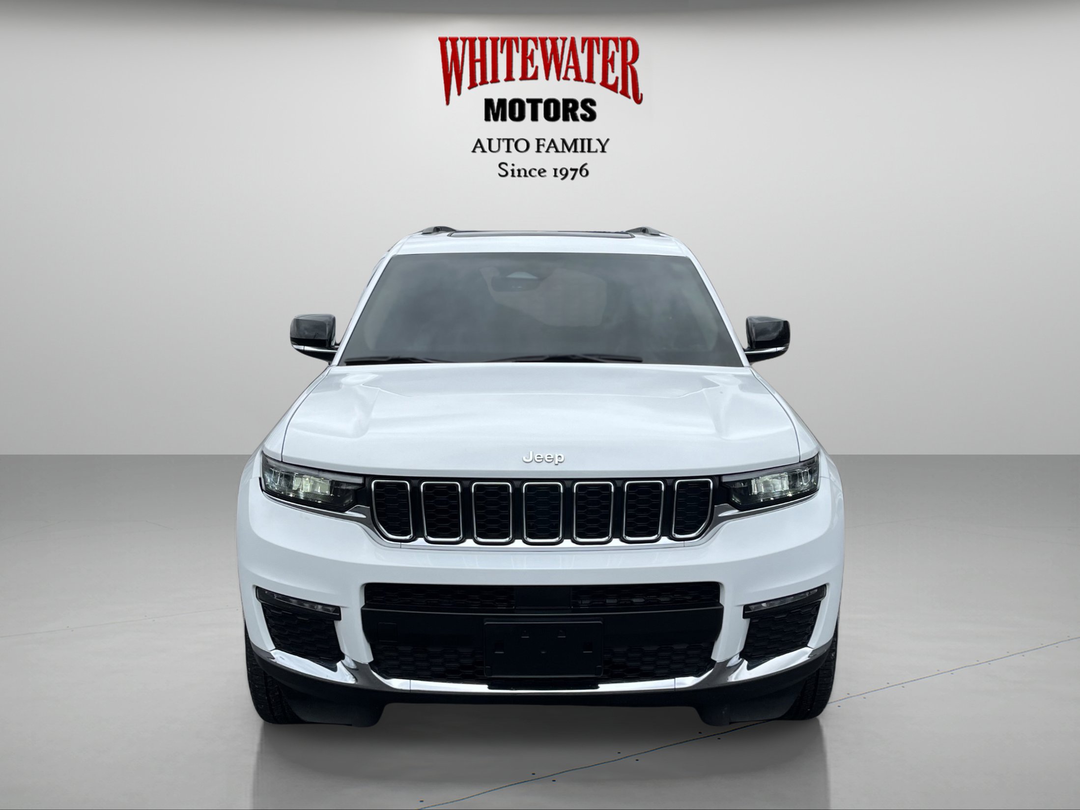 Used 2022 Jeep Grand Cherokee L Limited AWD/4WD image 8
