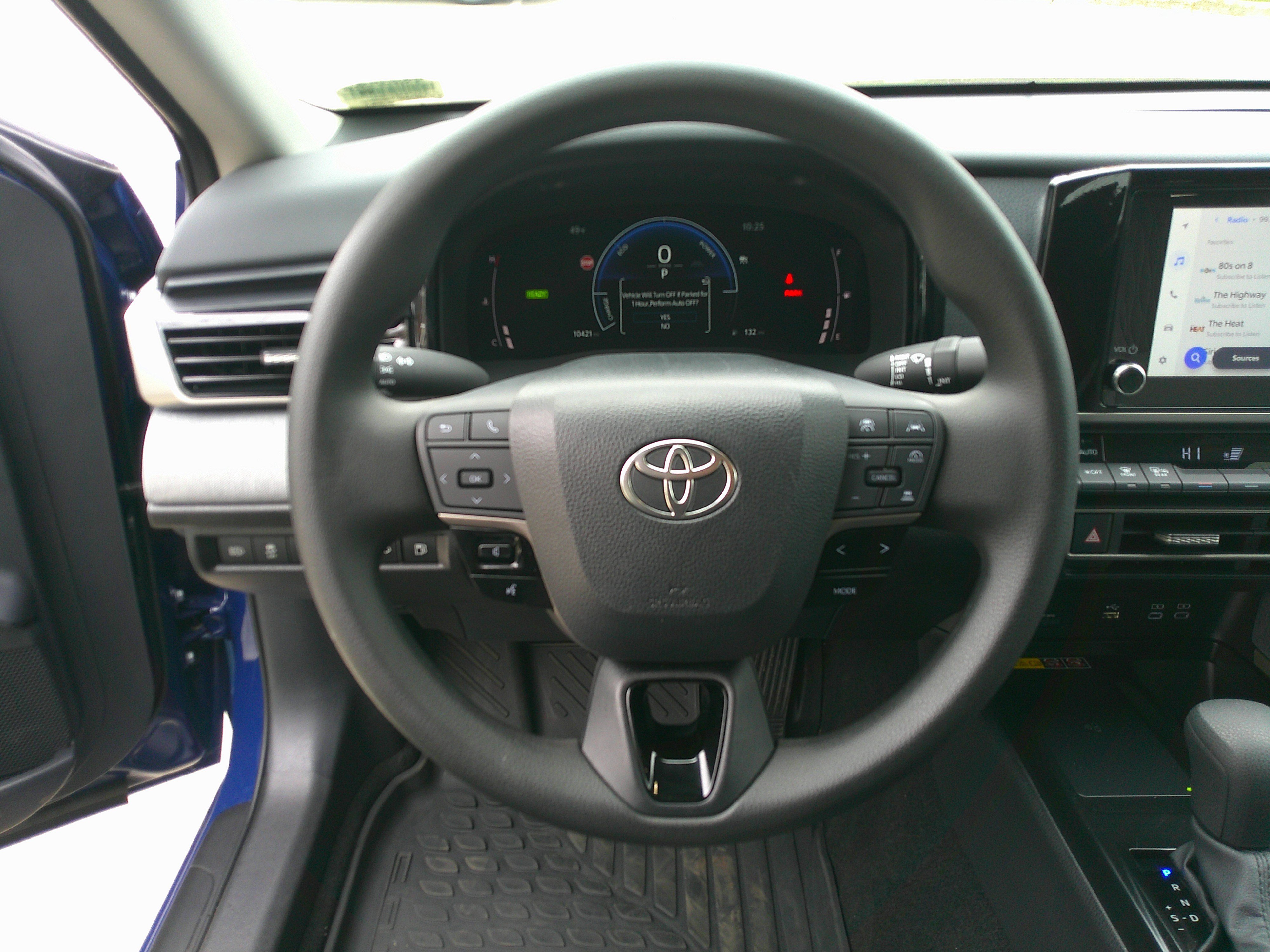 Used 2025 Toyota Camry LE image 19