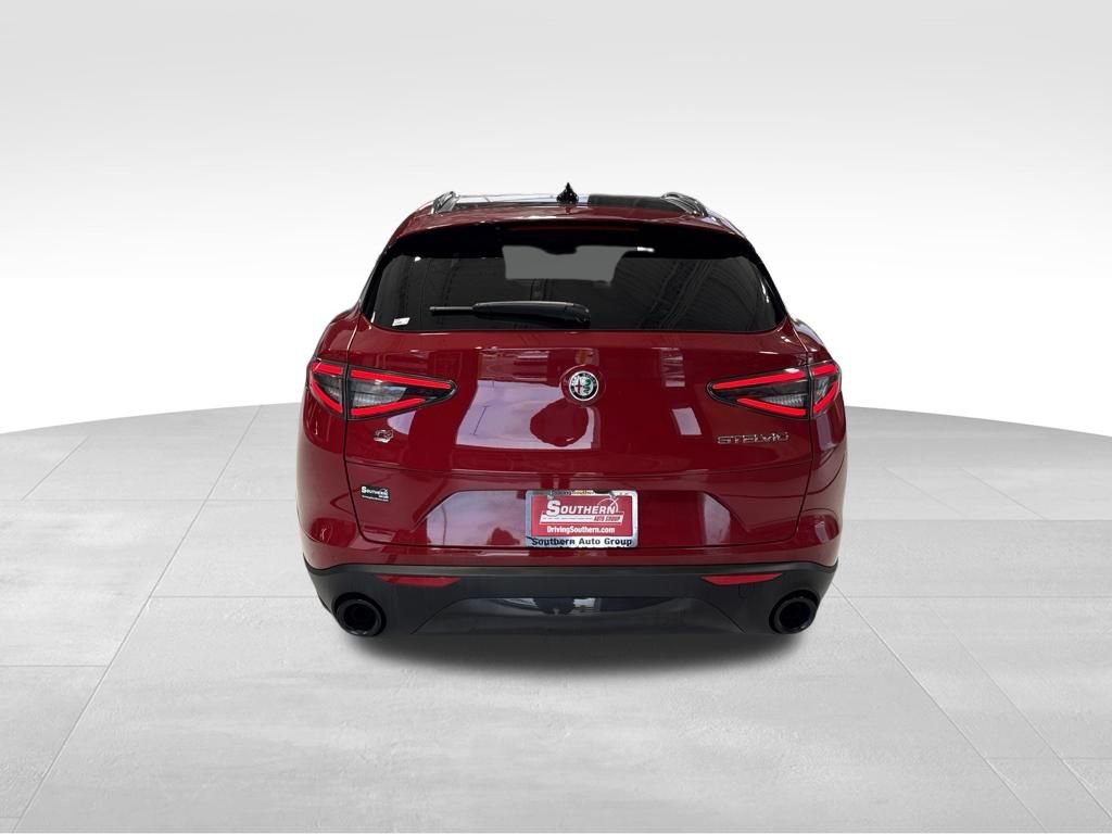 Used 2025 Alfa Romeo Stelvio Sprint w/ Convenience Package AWD/4WD image 7
