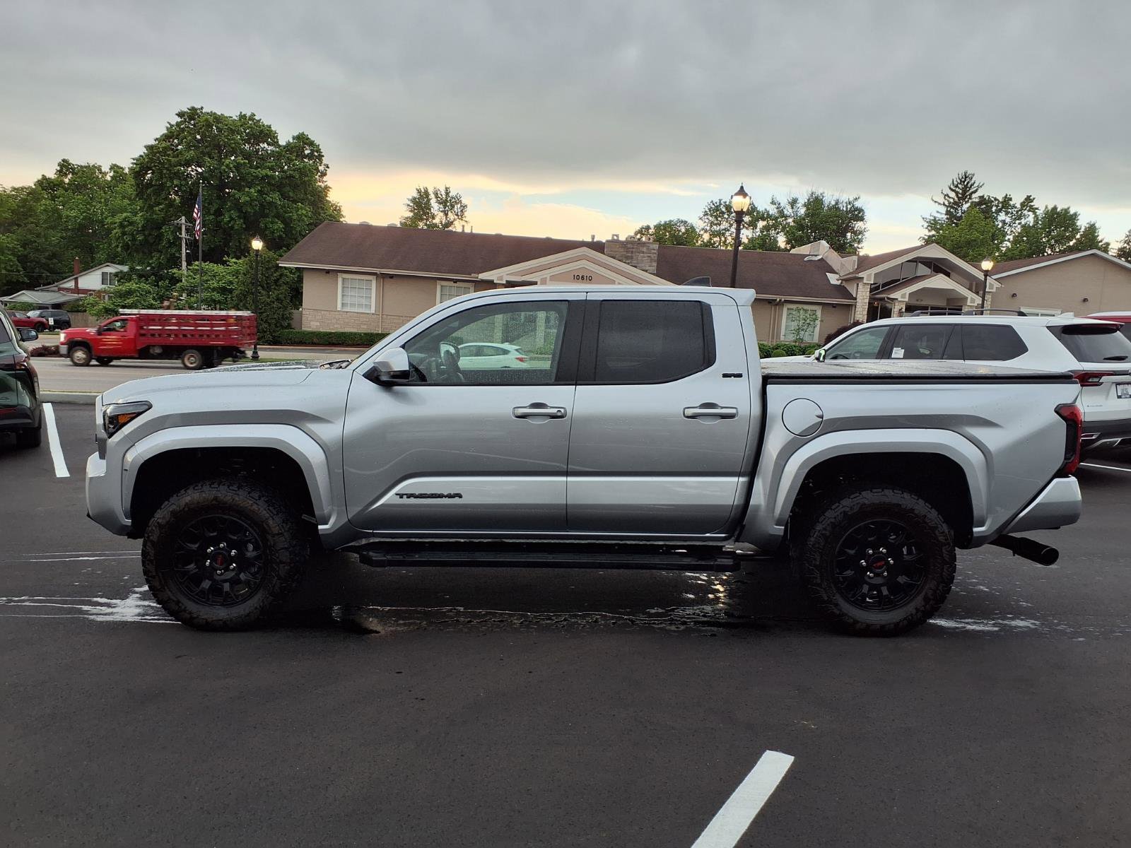 Certified 2025 Toyota Tacoma SR AWD/4WD image 28