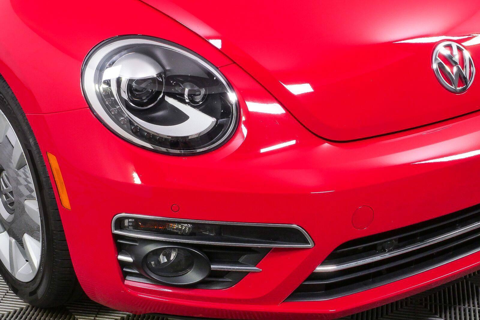 Used 2019 Volkswagen Beetle 2.0T SE w/ SE Premium Package FWD image 39