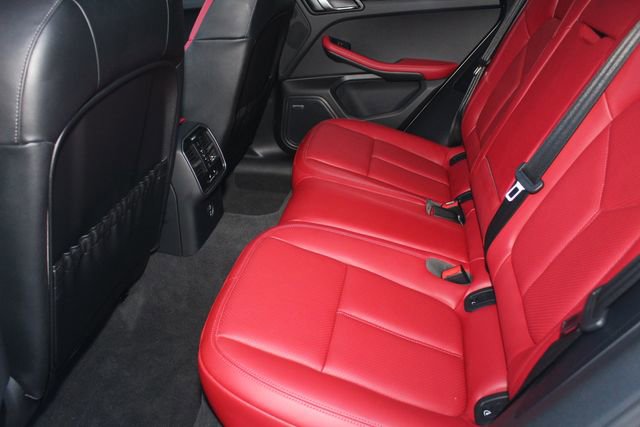 Certified 2025 Porsche Macan image 24