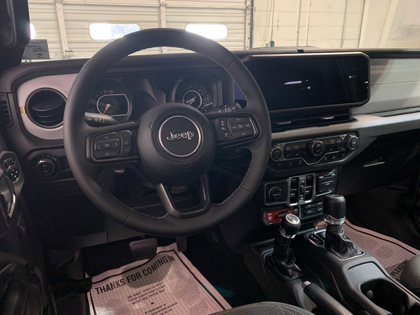 Used 2025 Jeep Gladiator Sport AWD/4WD image 4