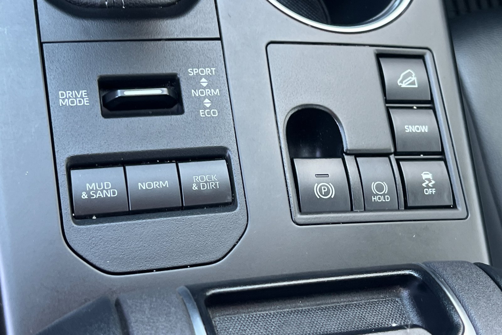 Used 2023 Toyota Highlander XLE AWD/4WD image 18