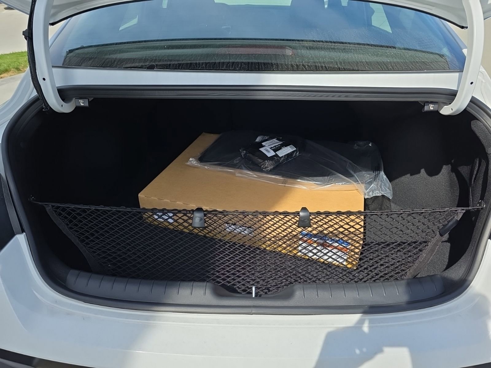 New 2025 Hyundai Elantra Limited image 9