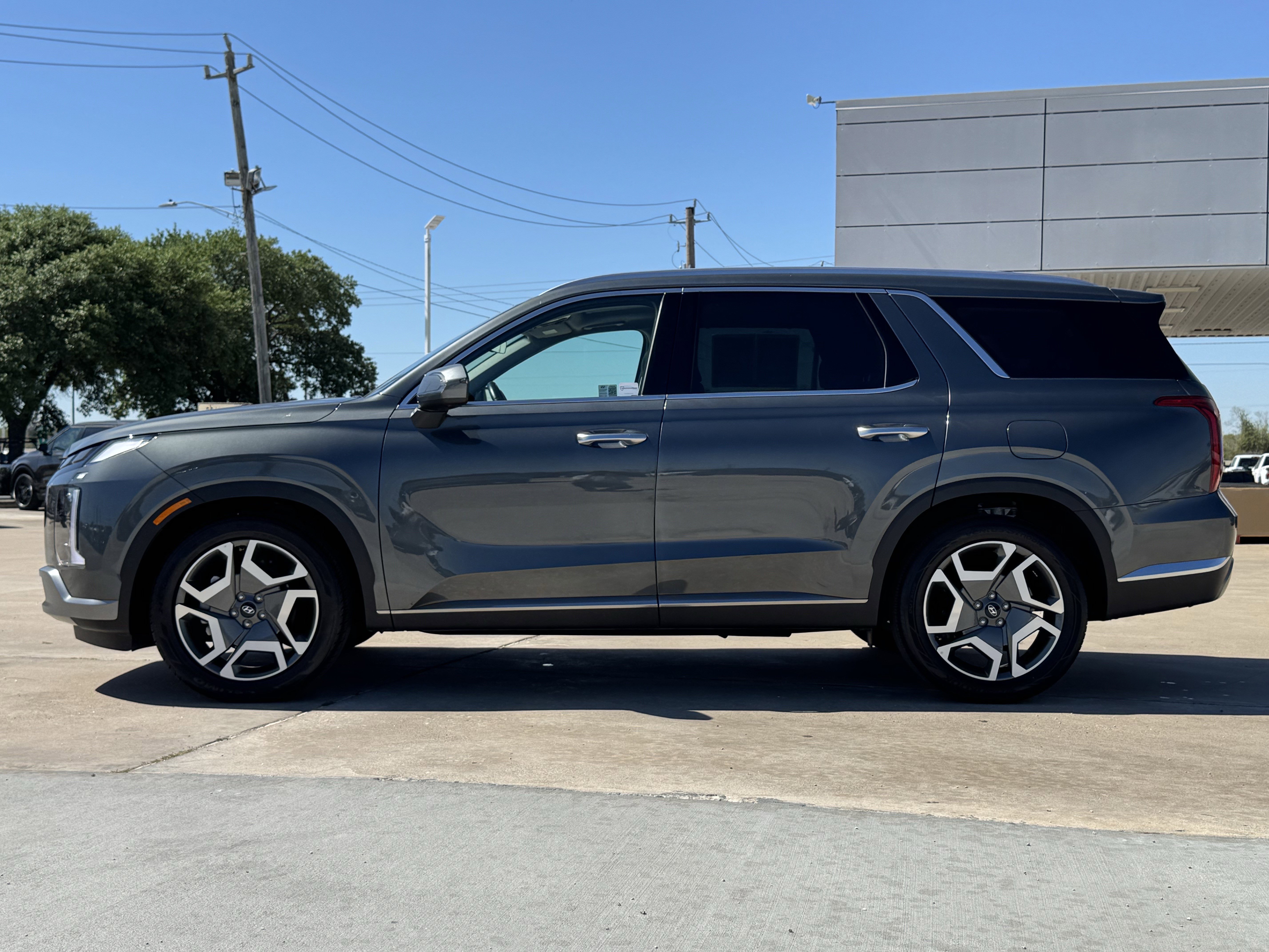 Used 2025 Hyundai Palisade Limited image 7