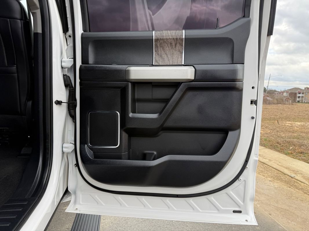 Used 2017 Ford F250 Lariat w/ Lariat Ultimate Package image 16