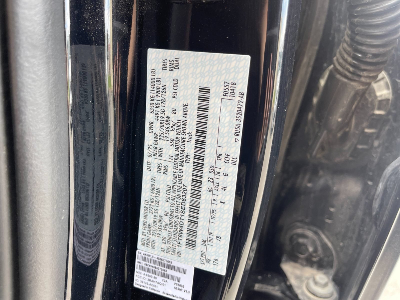 Used 2025 Ford F450 Platinum w/ FX4 Off-Road Package AWD/4WD image 31