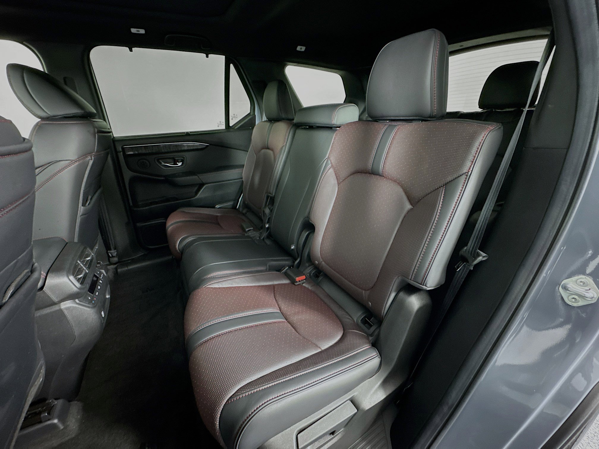 Certified 2025 Honda Pilot Black Edition image 26