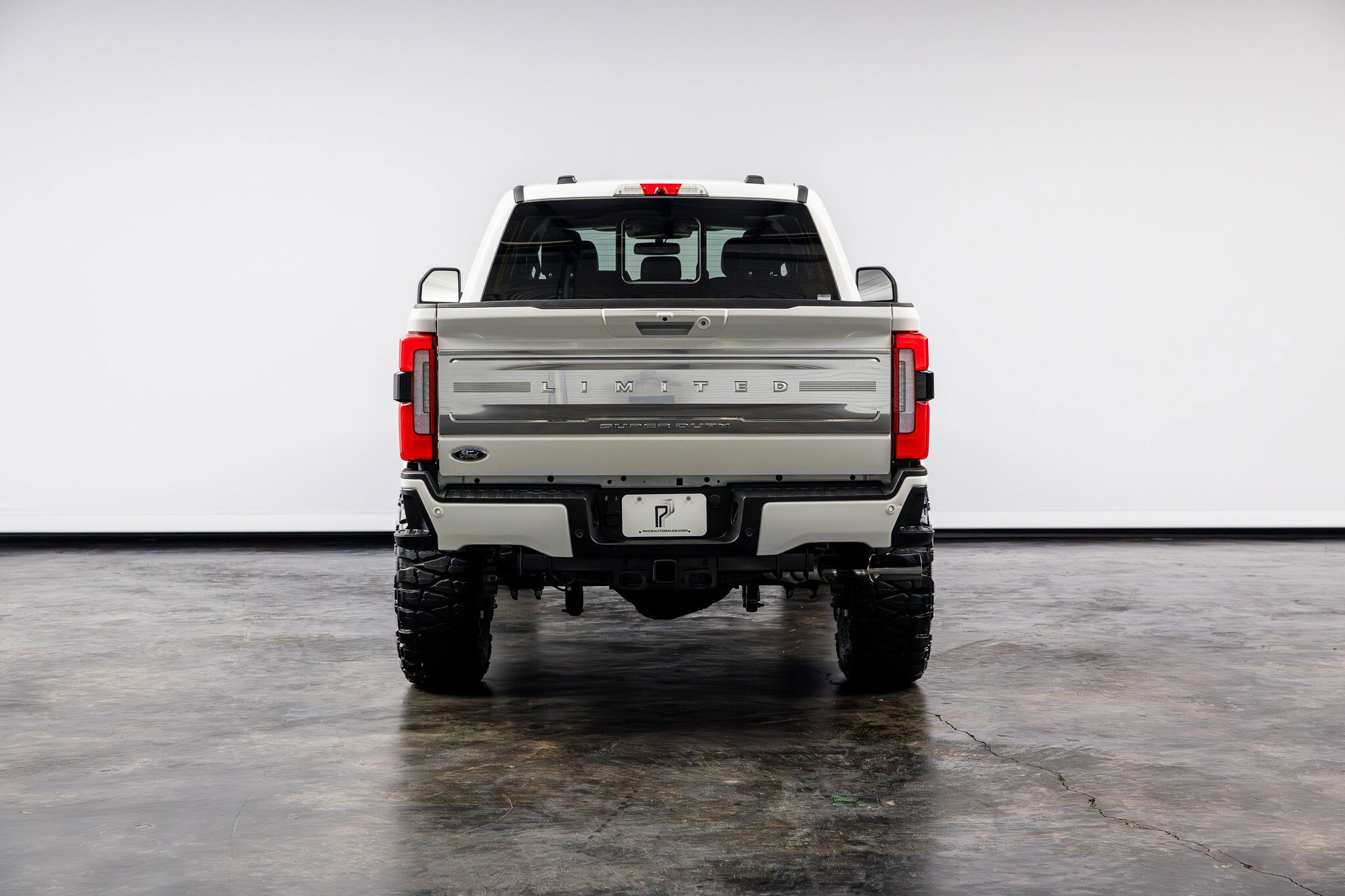 Used 2024 Ford F250 Limited w/ FX4 Off-Road Package AWD/4WD image 18