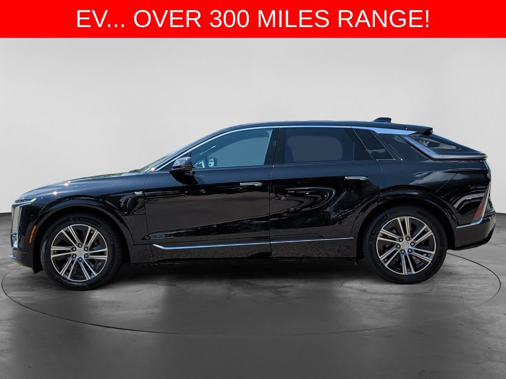 Used 2024 Cadillac Lyriq Luxury w/ LPO, Floor Liner Package AWD/4WD image 4