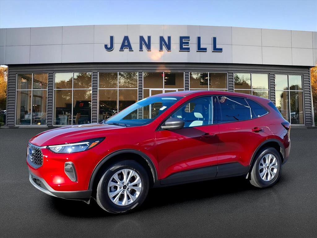 Used 2025 Ford Escape Active w/ Active Premium Tech Pack image 3