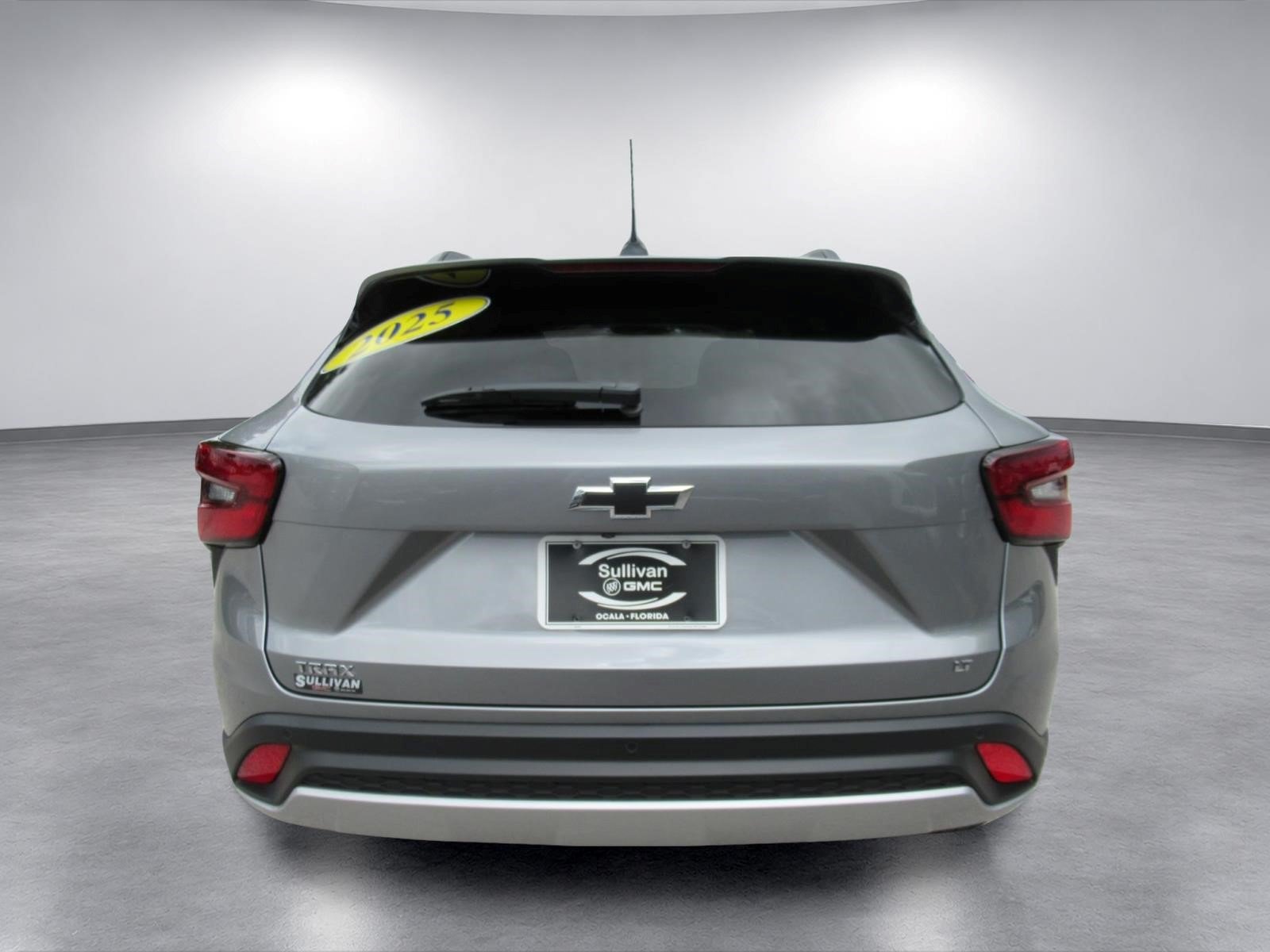Used 2025 Chevrolet Trax LT w/ Sunroof Package FWD image 6