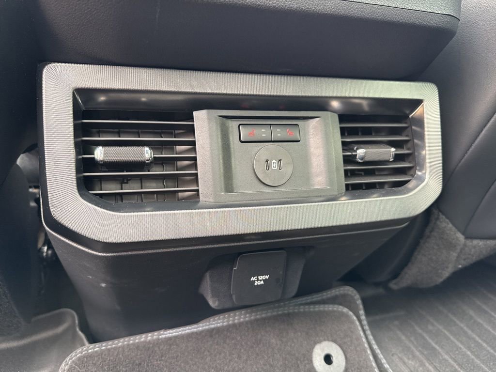 Used 2025 Ford F450 Platinum w/ FX4 Off-Road Package image 12