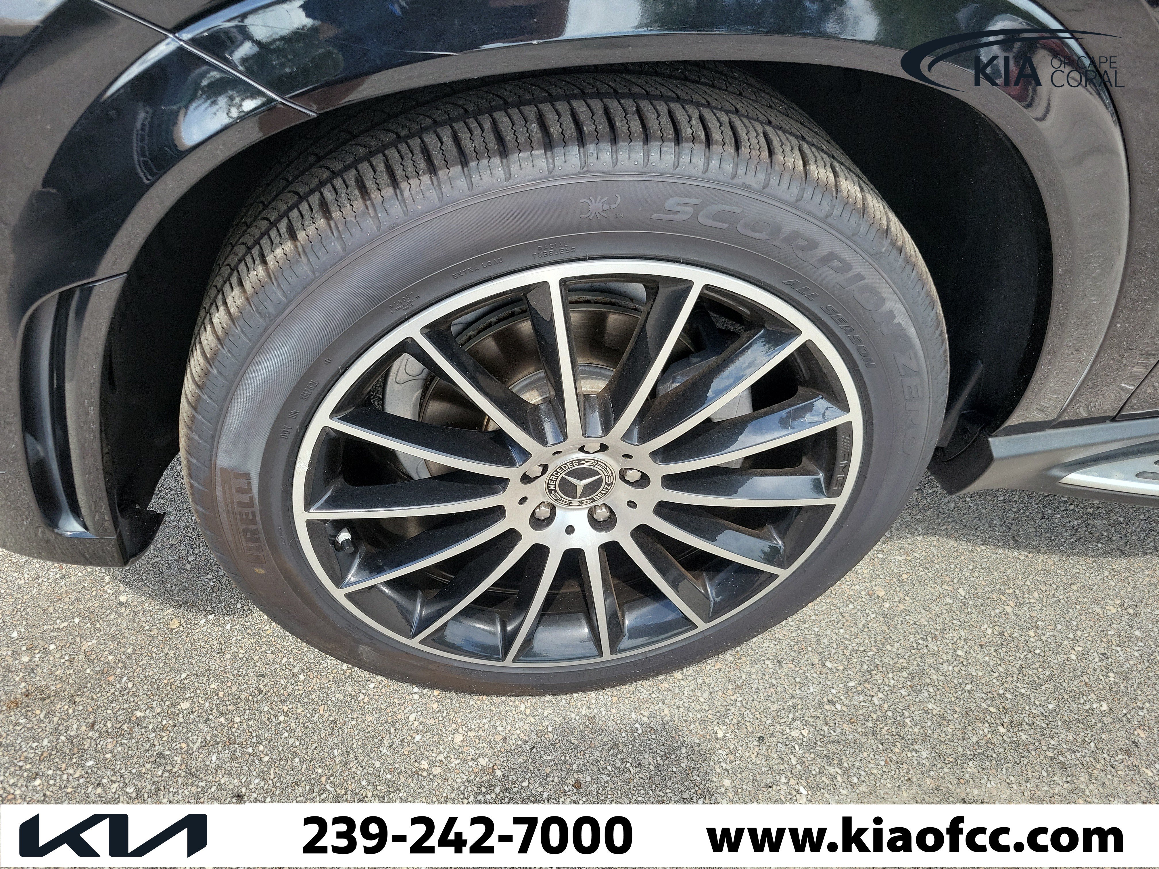 Used 2023 Mercedes-Benz GLE 350 w/ AMG Line Exterior image 5