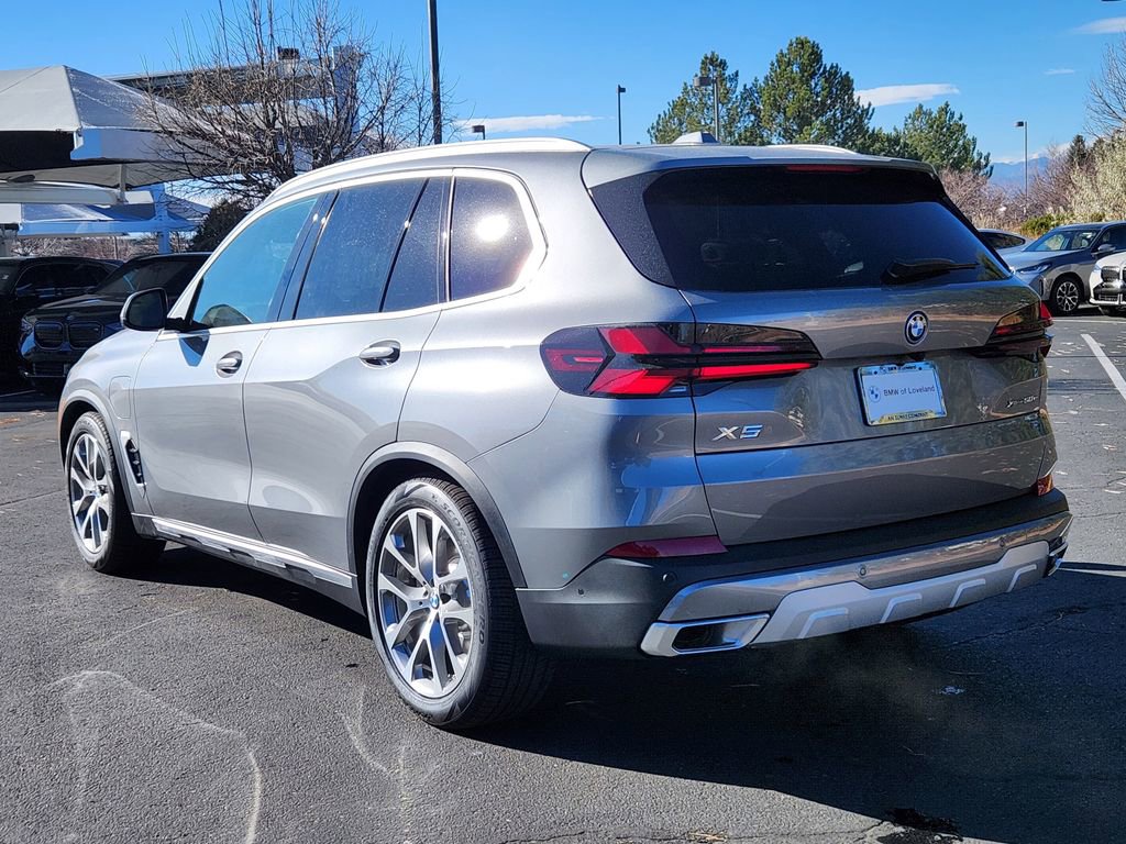 New 2026 BMW X5 xDrive50e w/ Premium Package AWD/4WD image 3