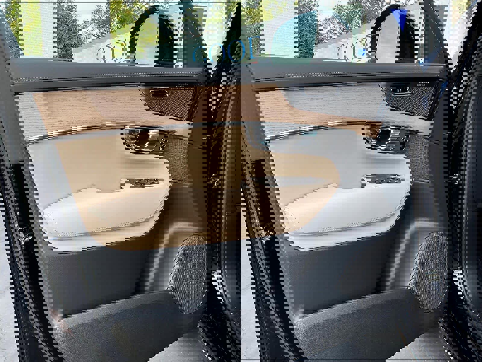 New 2026 Volvo XC90 B5 Plus w/ Protection Package AWD/4WD image 24