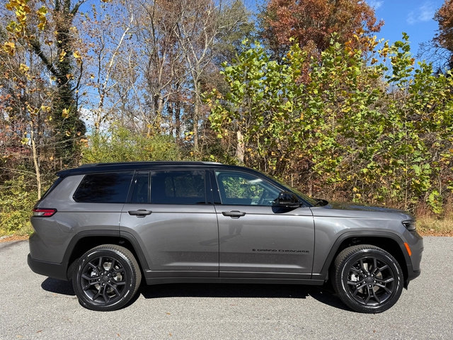 New 2025 Jeep Grand Cherokee L Limited image 6