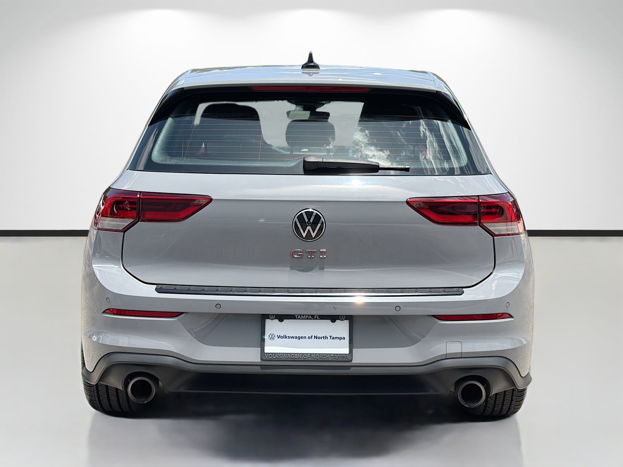 Used 2024 Volkswagen GTI SE FWD image 4