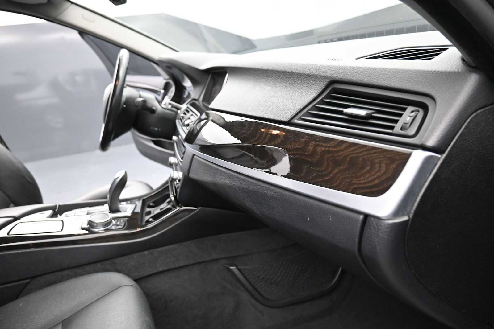 Used 2015 BMW 528i Sedan RWD image 16
