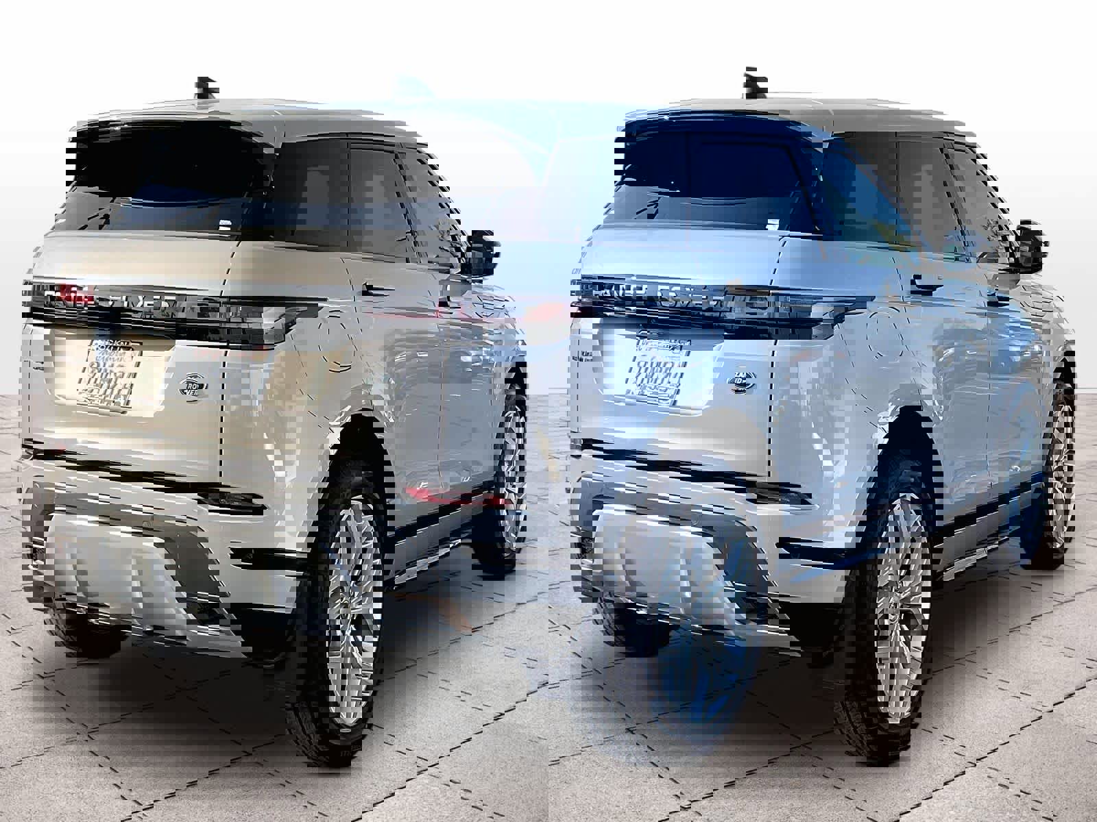 Used 2023 Land Rover Range Rover Evoque R-Dynamic SE image 15