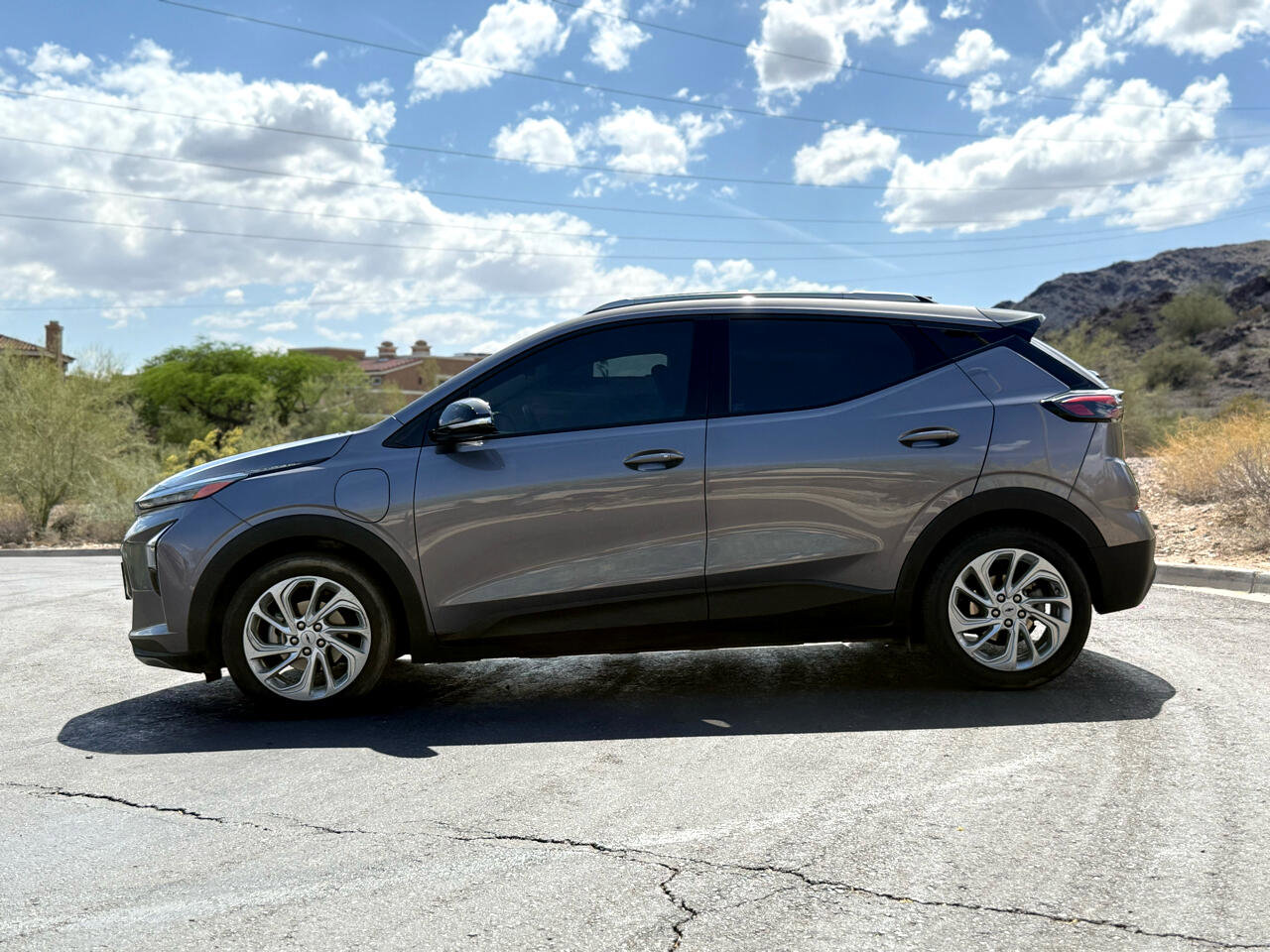 Used 2023 Chevrolet Bolt EUV LT image 3