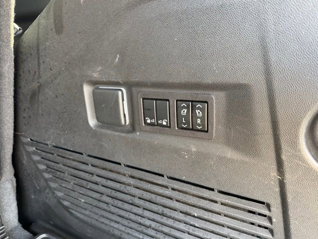 Certified 2023 GMC Yukon Denali Ultimate image 45