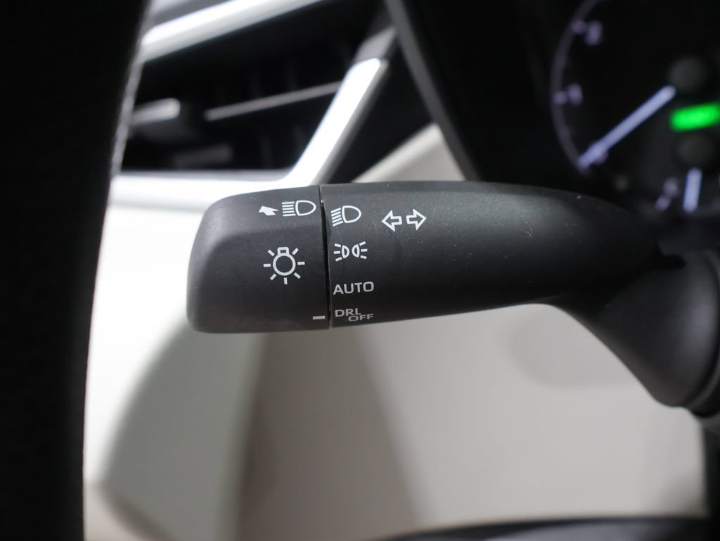 Used 2025 Toyota Corolla LE FWD image 38