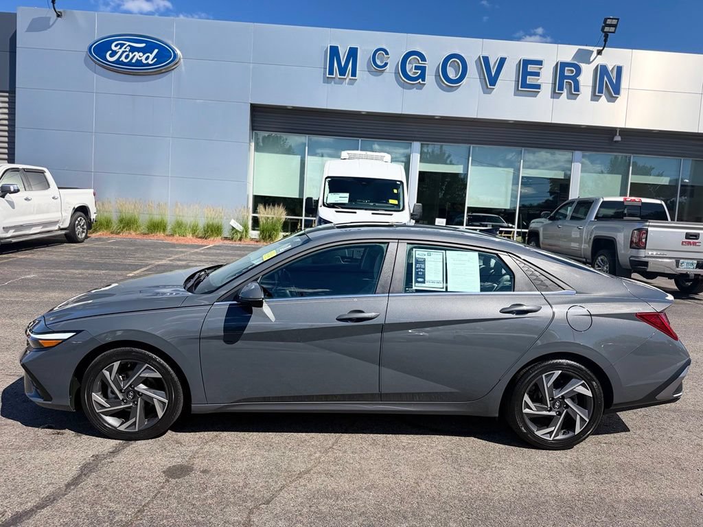 Used 2024 Hyundai Elantra Limited FWD image 4