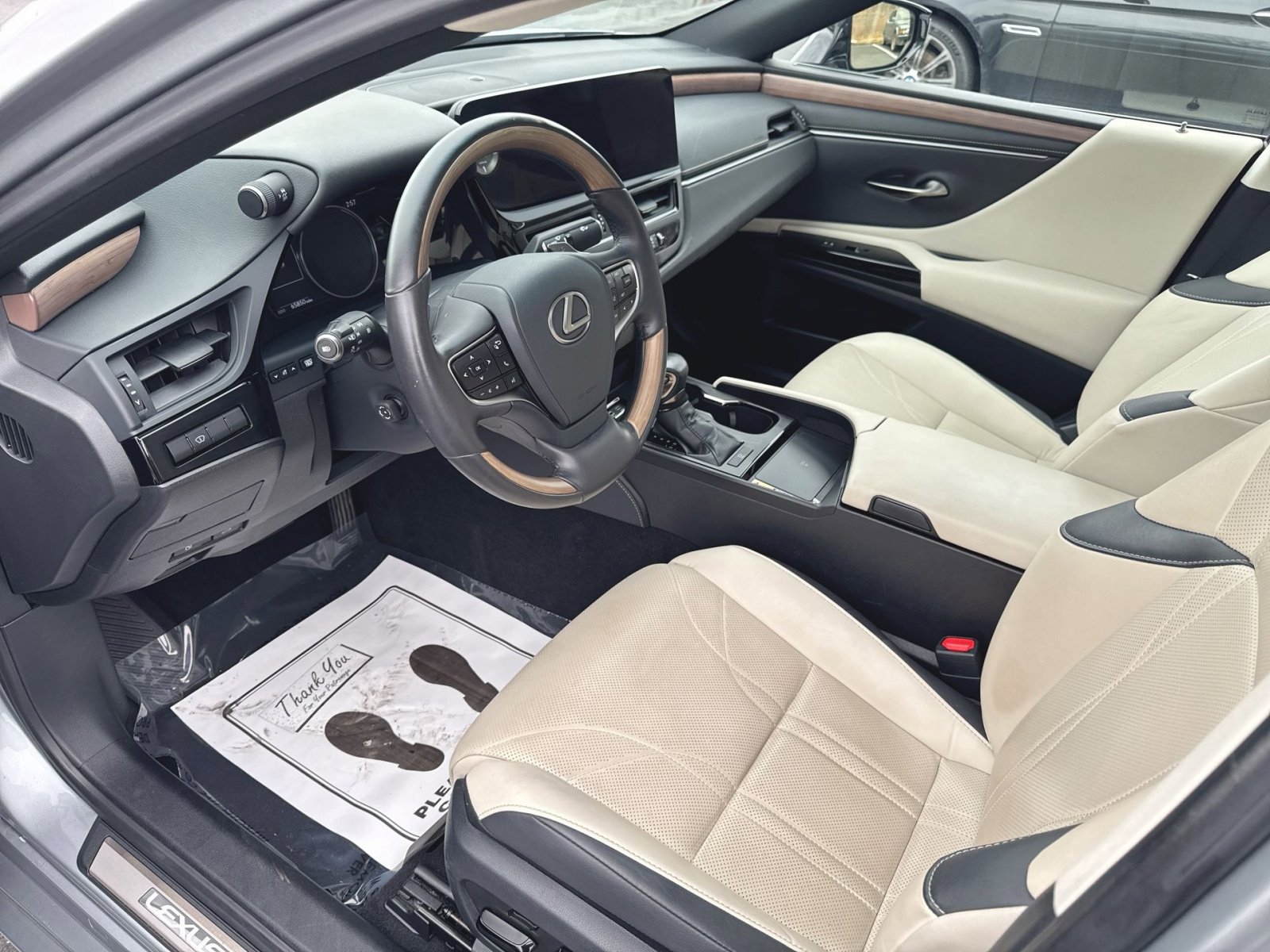 Used 2023 Lexus ES 350 w/ Accessory Package (Z1) image 10