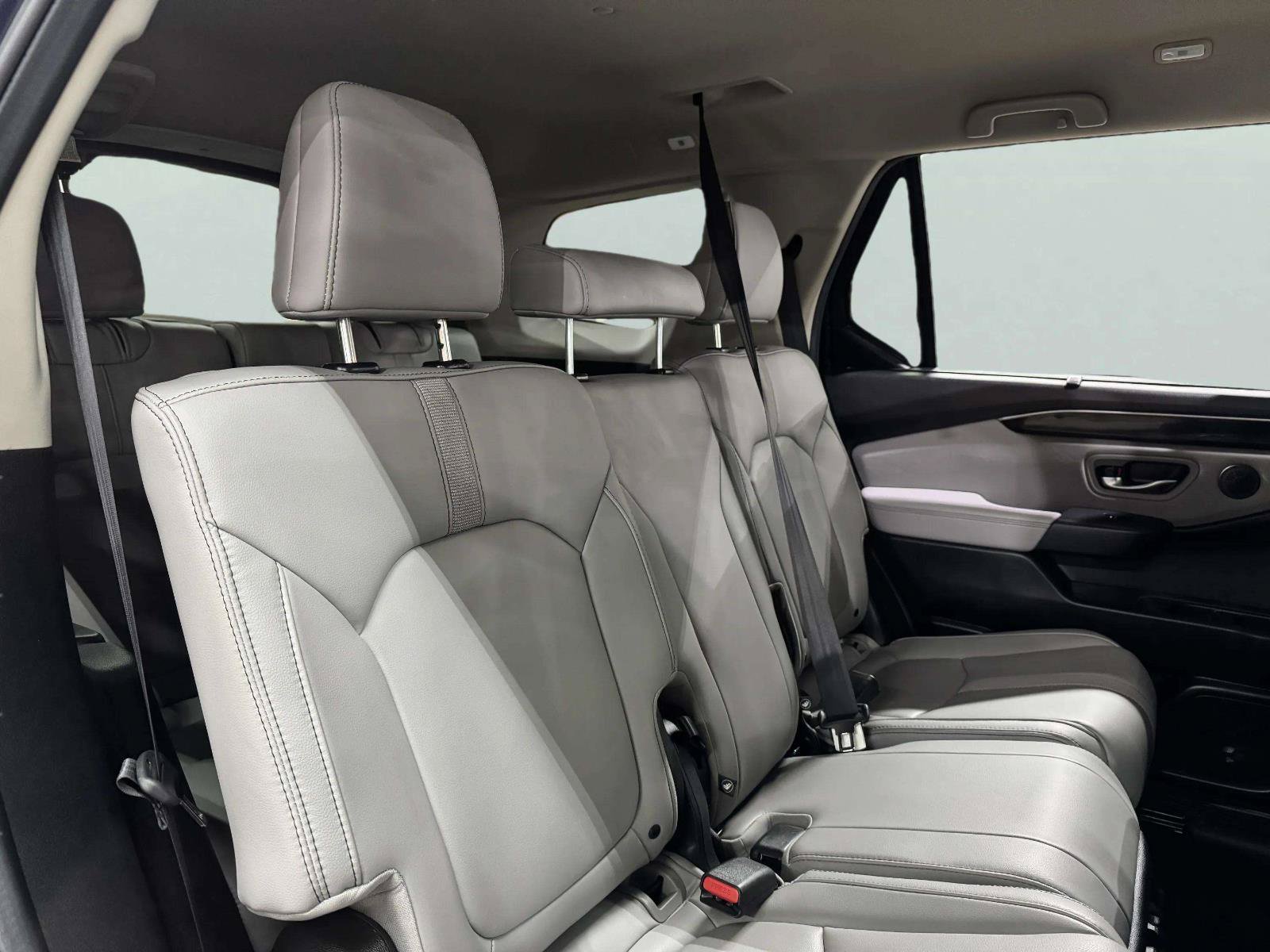 Used 2025 Honda Pilot EX-L image 53