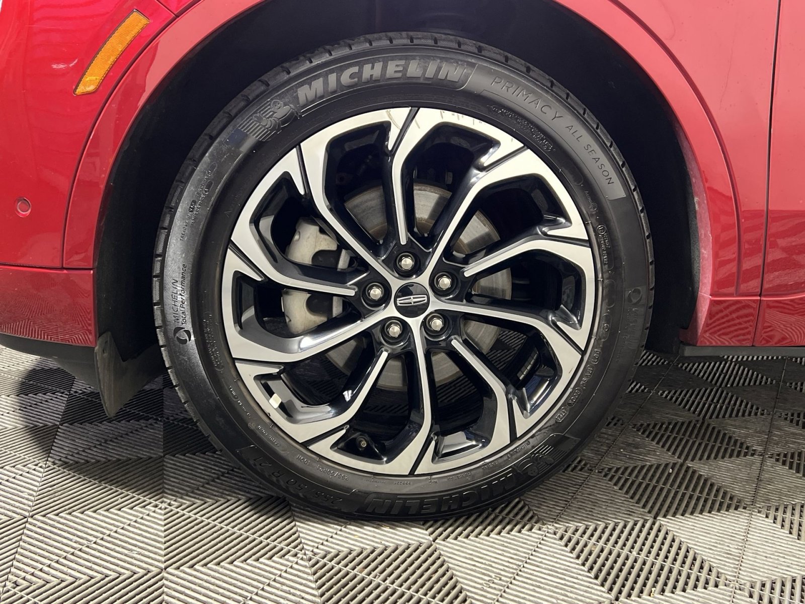 Used 2024 Lincoln Nautilus Reserve image 12