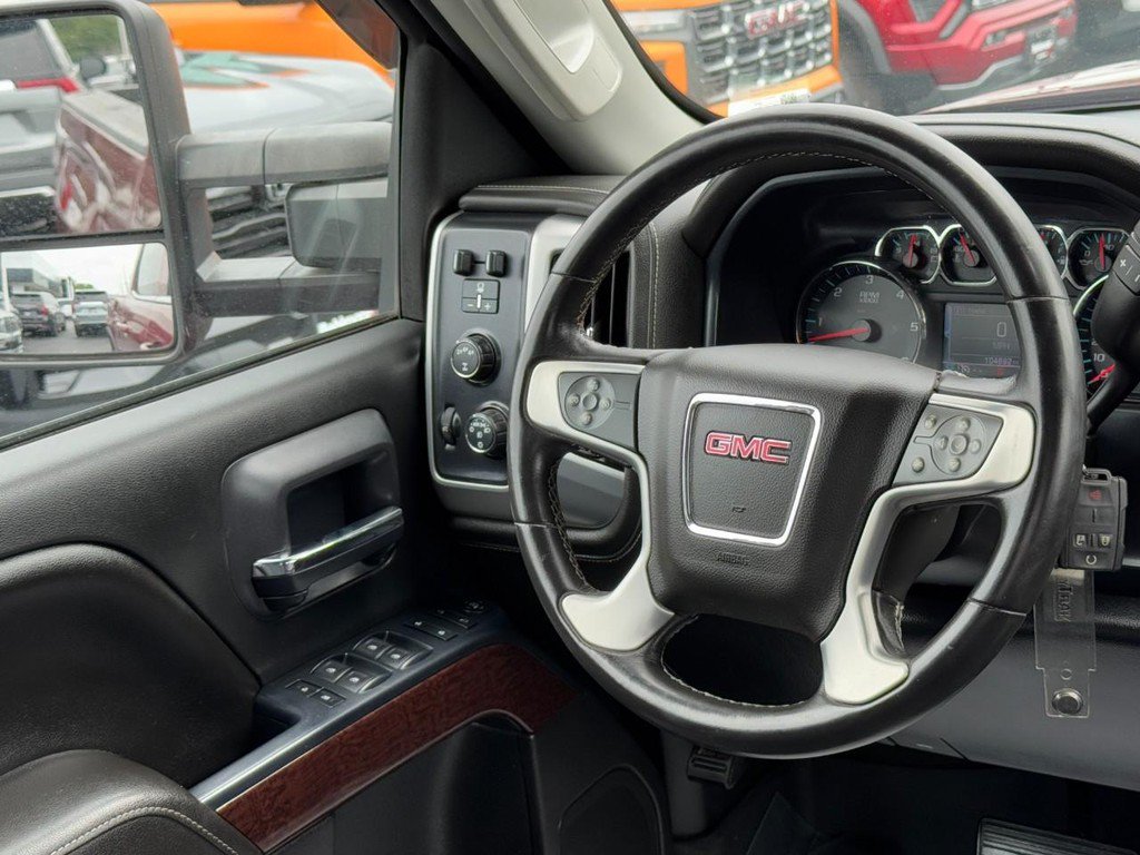 Used 2017 GMC Sierra 2500 SLE w/ HD SLE Preferred Plus Package AWD/4WD image 15