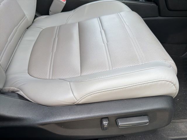 Used 2017 Honda CR-V EX-L image 9