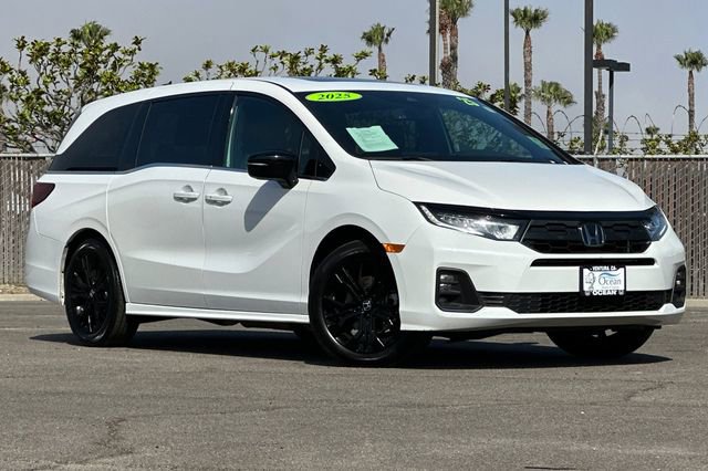 Used 2025 Honda Odyssey Sport-L image 2