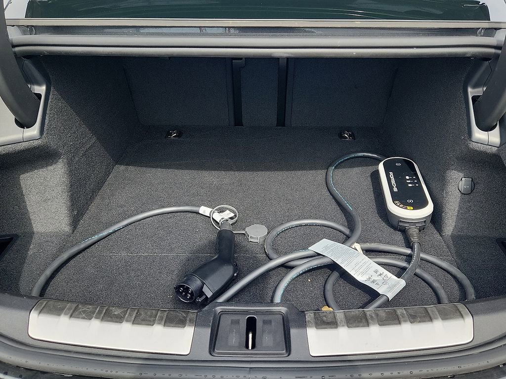 Certified 2025 Porsche Taycan image 29