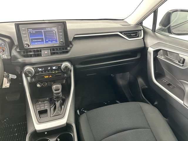 Used 2021 Toyota RAV4 LE AWD/4WD image 23