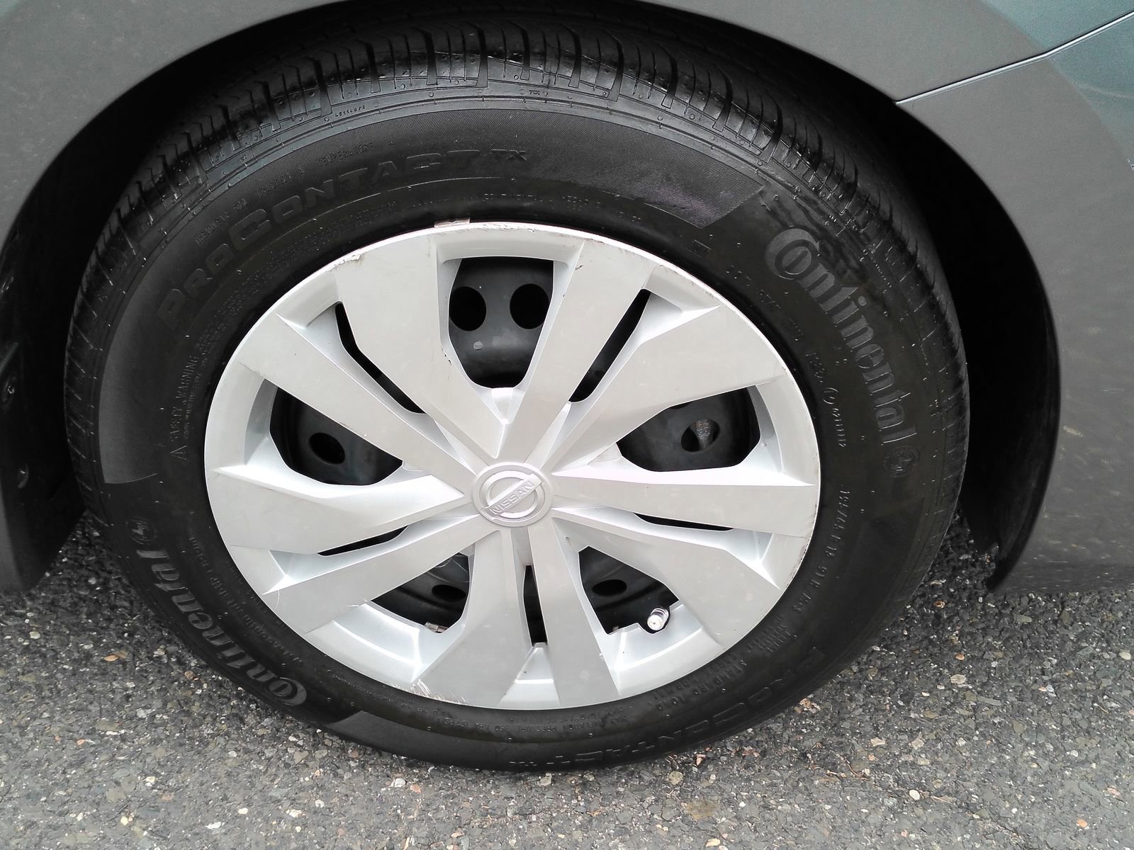 Used 2023 Nissan Versa S w/ Trunk Package FWD image 32