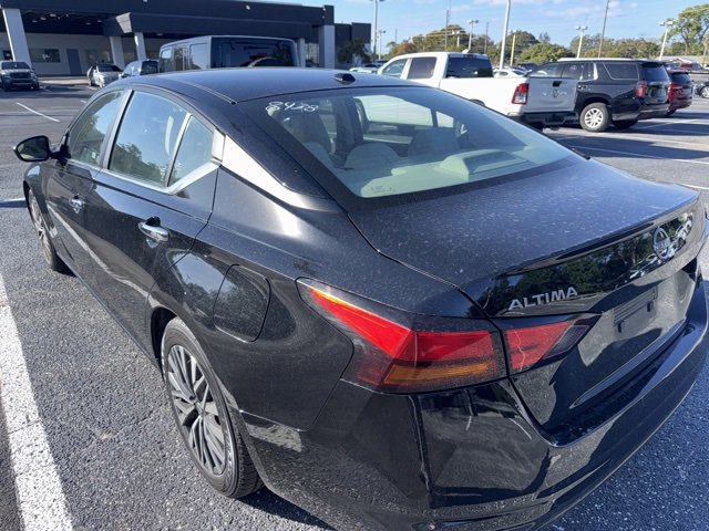 Used 2024 Nissan Altima 2.5 SV image 6
