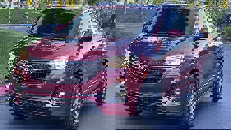 Used 2020 Buick Encore GX Select w/ Sport Touring Package image 3