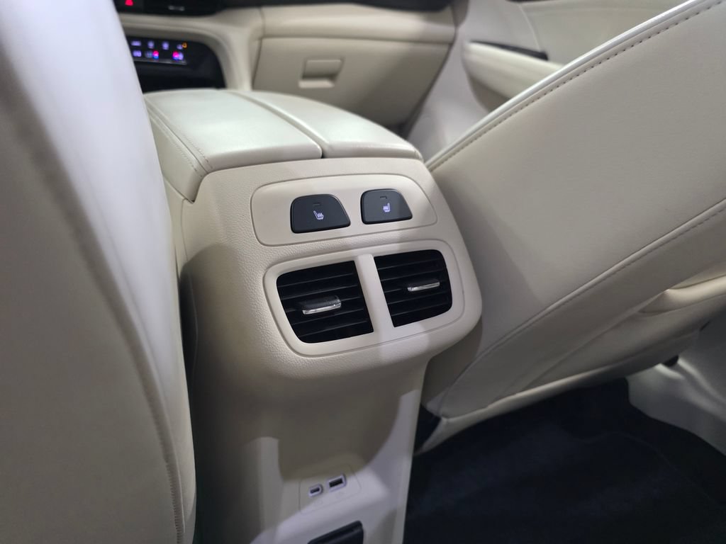Used 2021 Buick Envision Avenir w/ Technology Package II AWD/4WD image 11