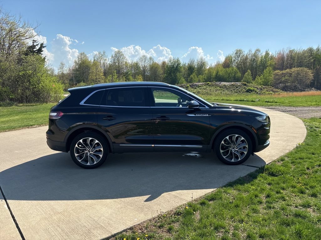 Used 2023 Lincoln Nautilus Reserve w/ Luxury Package AWD/4WD image 10