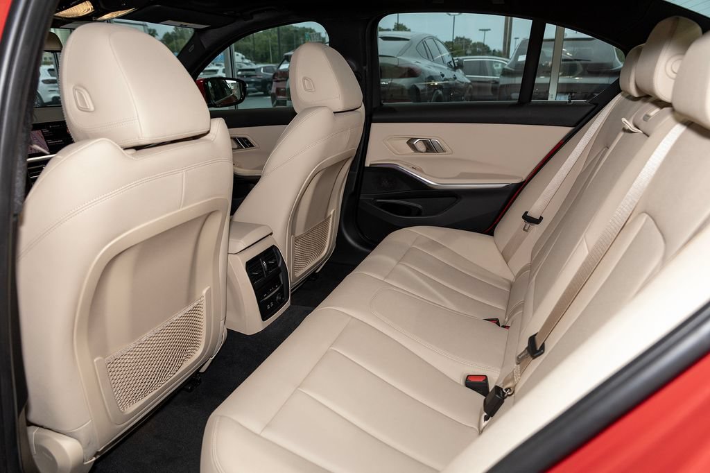 Used 2020 BMW 330i xDrive Sedan w/ Convenience Package AWD/4WD image 9