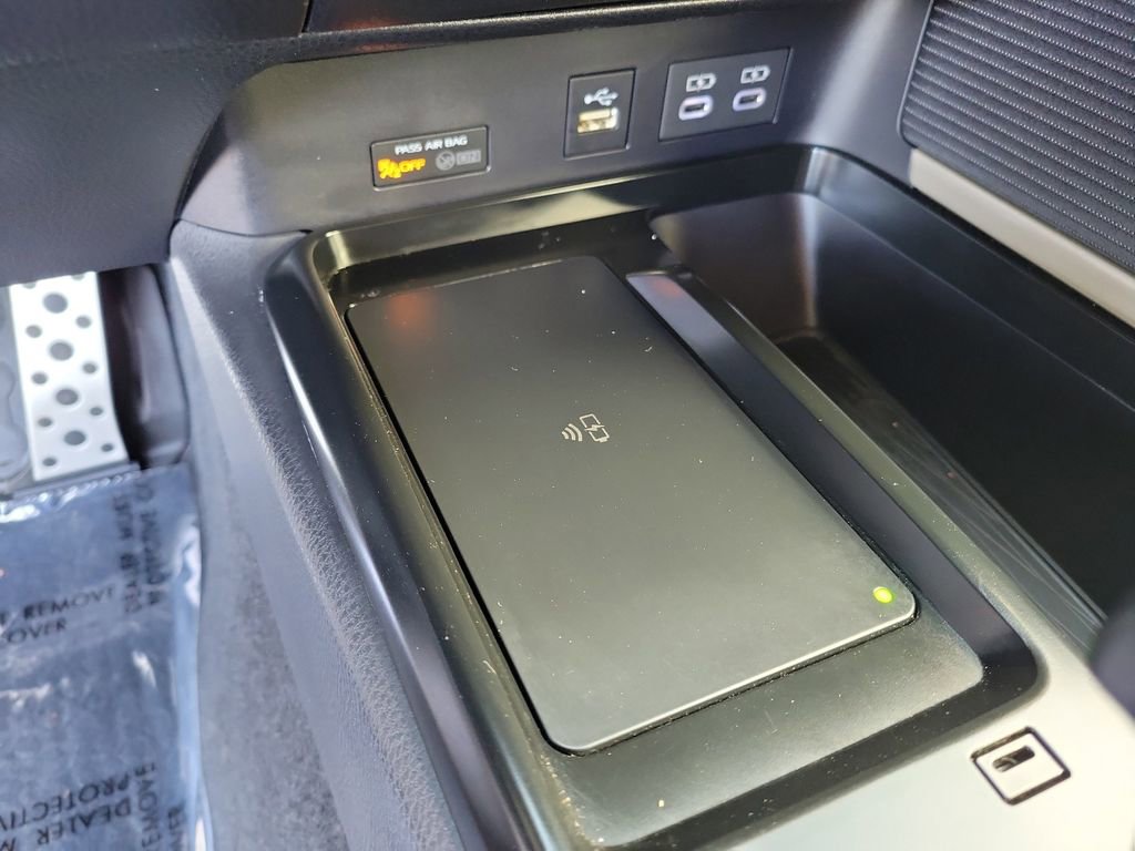 Used 2025 Toyota Camry SE image 25