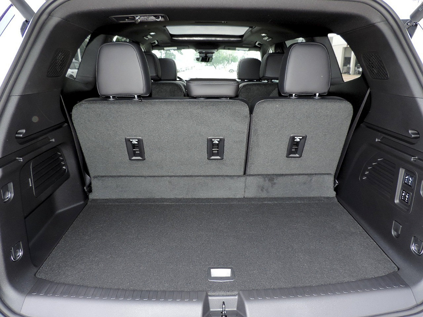 New 2026 Buick Enclave Avenir w/ Super Cruise Package FWD image 13