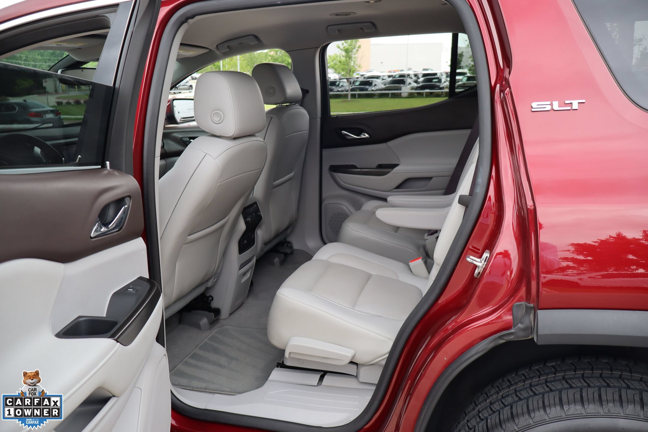 Used 2017 GMC Acadia SLT FWD image 25