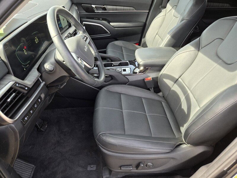 Used 2025 Kia Telluride EX FWD image 11