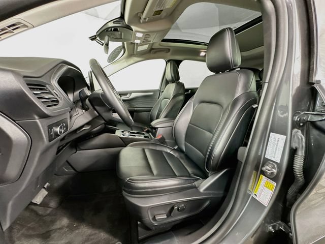 Used 2025 Ford Escape Platinum AWD/4WD image 4
