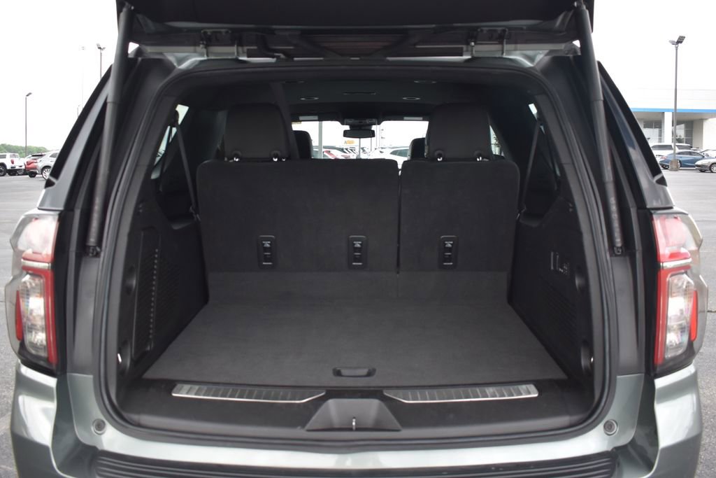 Used 2023 Chevrolet Suburban Premier AWD/4WD image 10